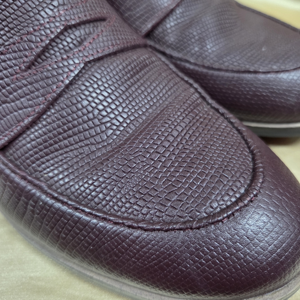Clarks Women's Textured Maroon Loafers - Picture 2 of 9